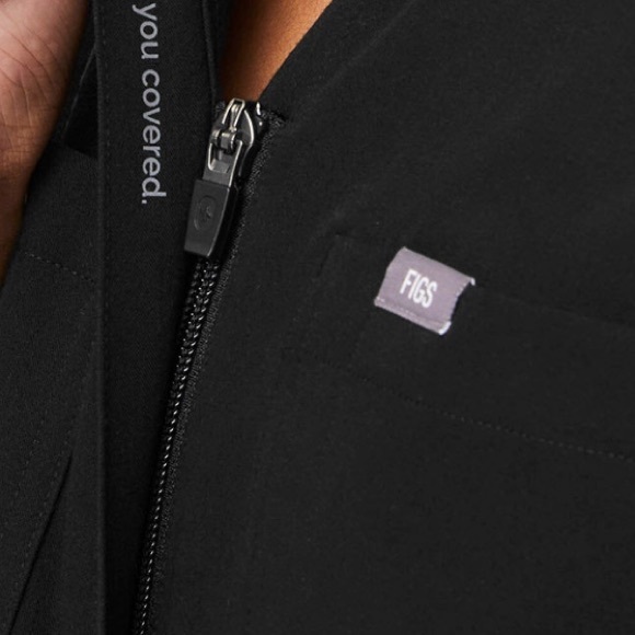 Figs Rafaela Cargo ScrubJumpsuit™
LIMITED EDITION
NEW
FIONX™
Black  WEAR FIGS - Picture 6 of 14